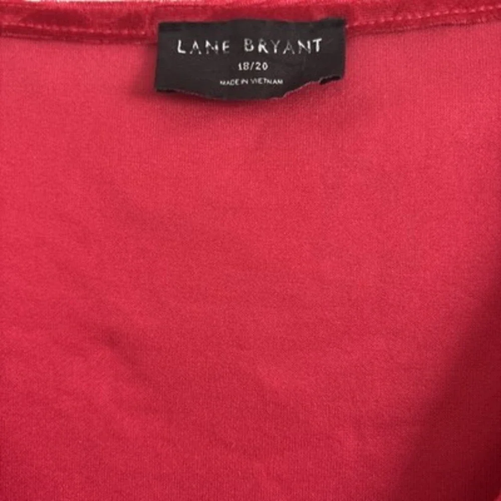 Lane Bryant Velour Red Flower Ladies V-Neck Shirt Size 18/20 - Picture 2 of 4